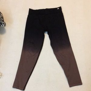 As advertised by VS “SEAMLESS HIGH WAIST FULL LENGTH TEXTURED RIB TIGHT” Medium